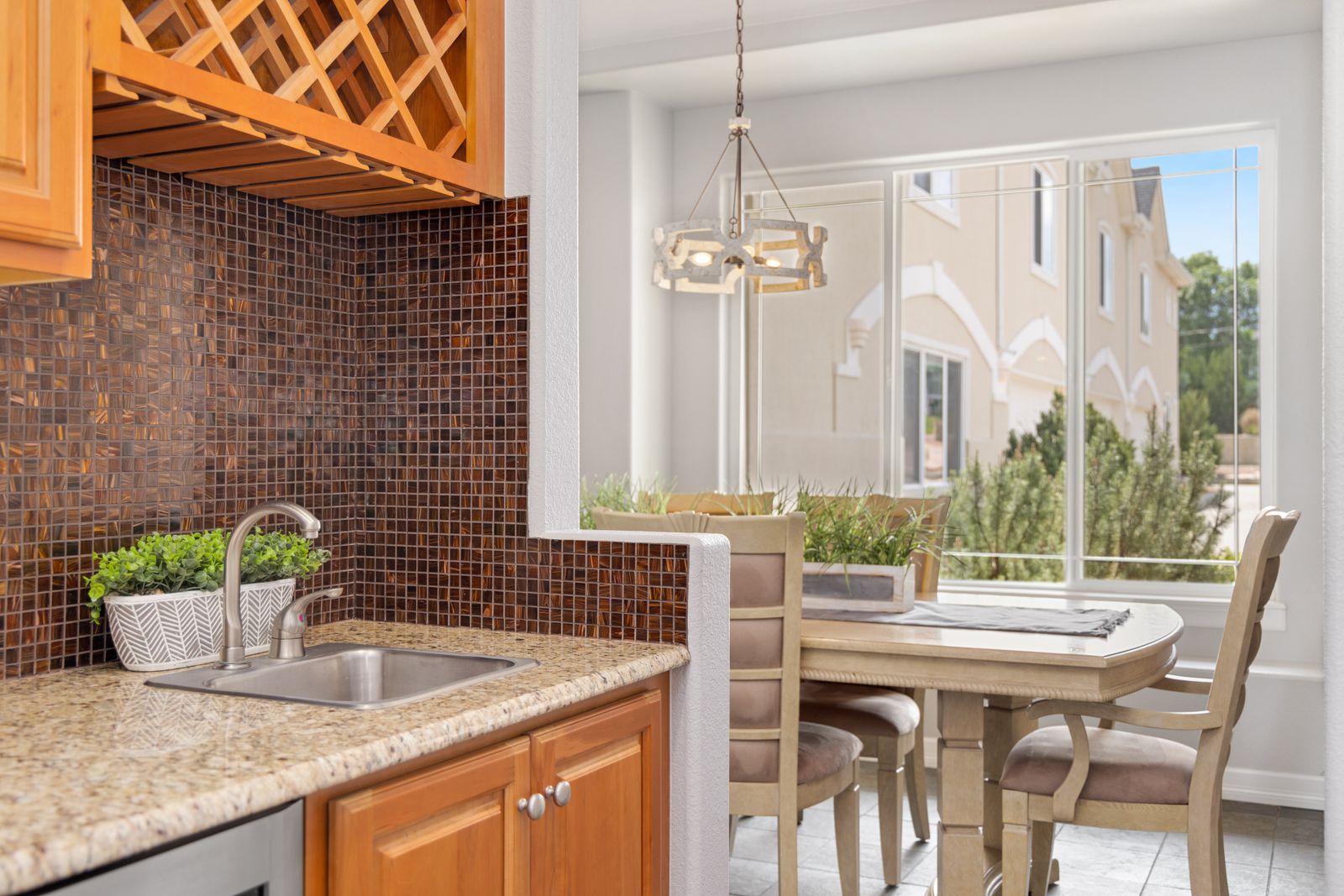 Backsplash & tile by Hearth and Grain Kitchens